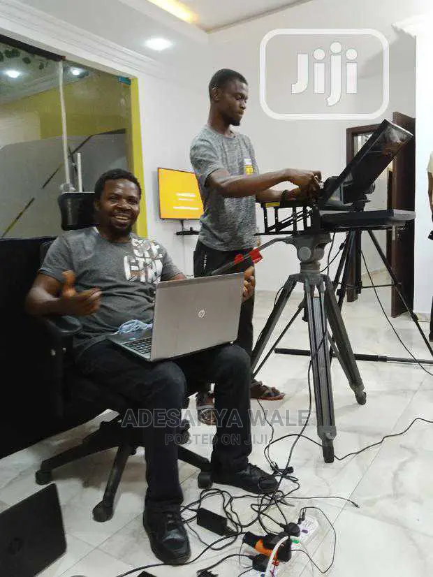 Teleprompter, Autocuefor Rents and for Sale Camera Operator in Ikeja