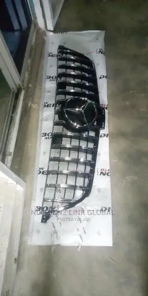 Mercedes Benz 166, Front Grill GT
