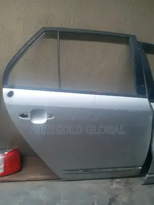 Neat Rear Door for Kia Carens 2008 Model