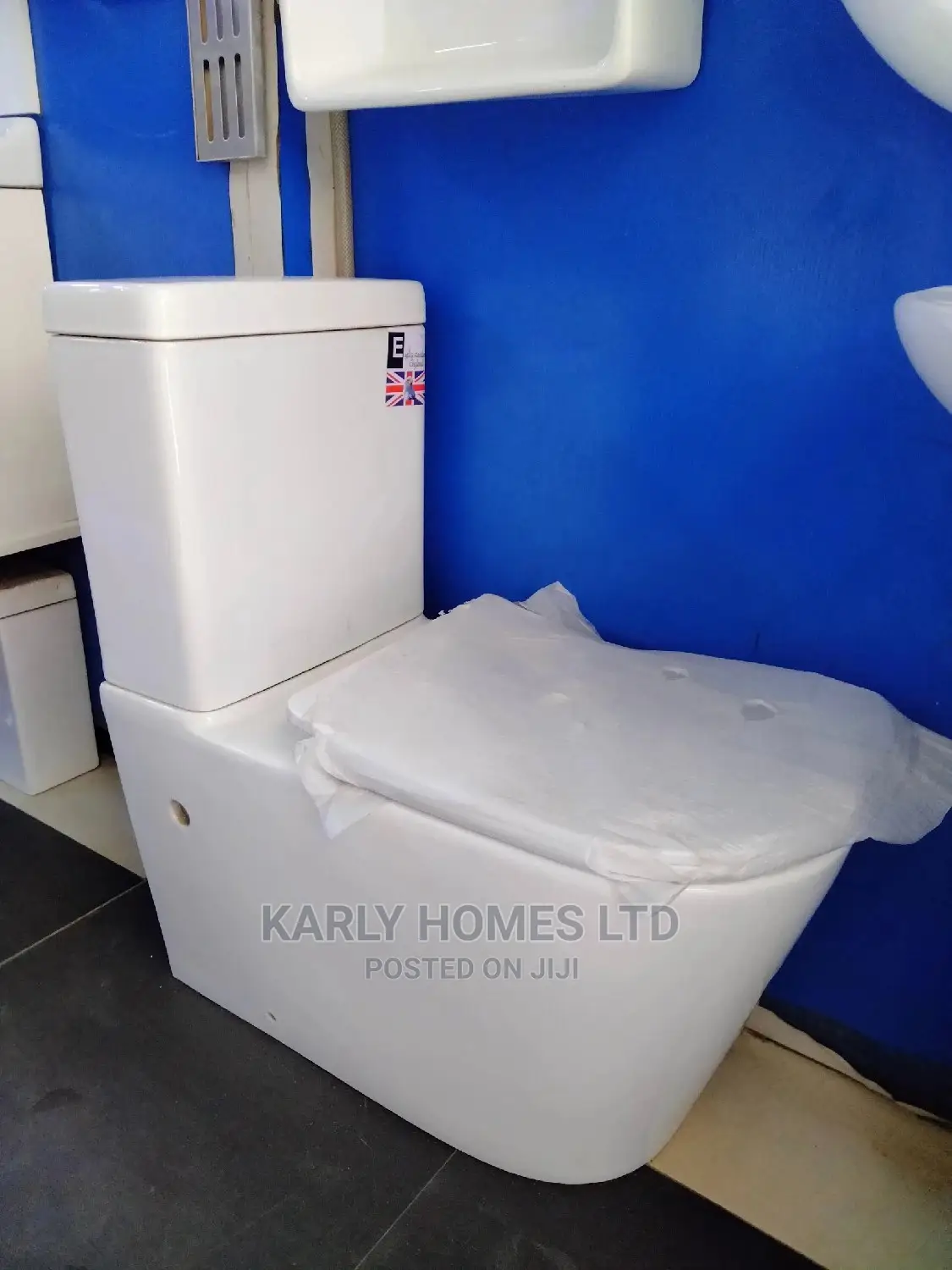 Executive England Water Closet
