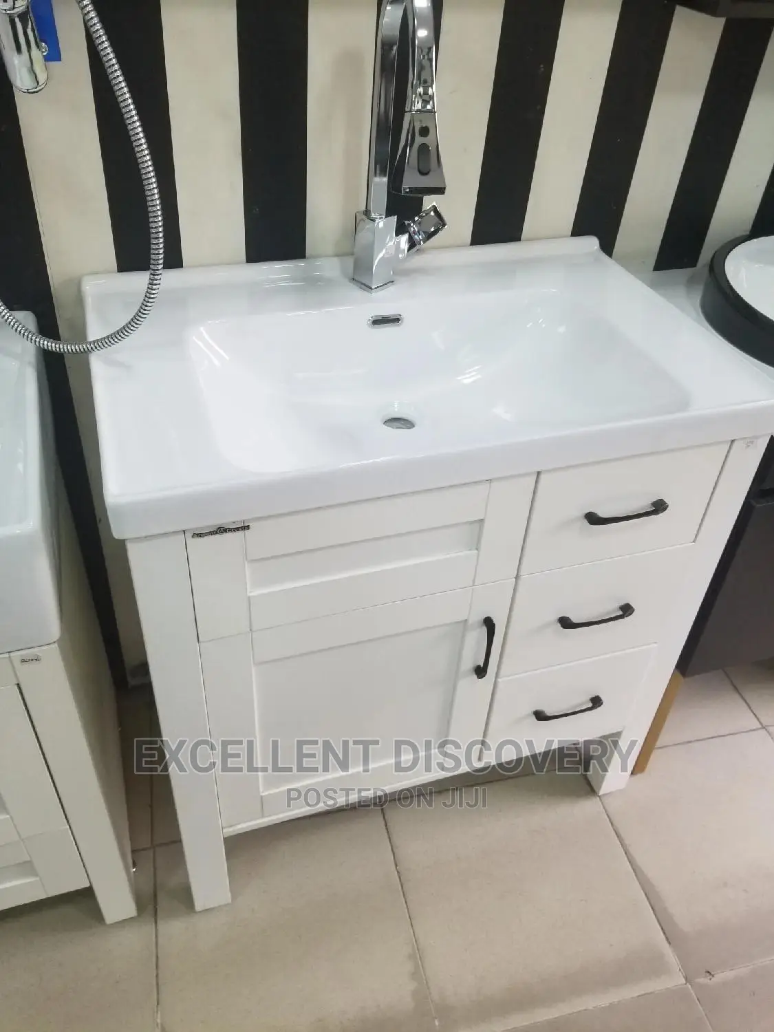 A008 Cabinet Basin