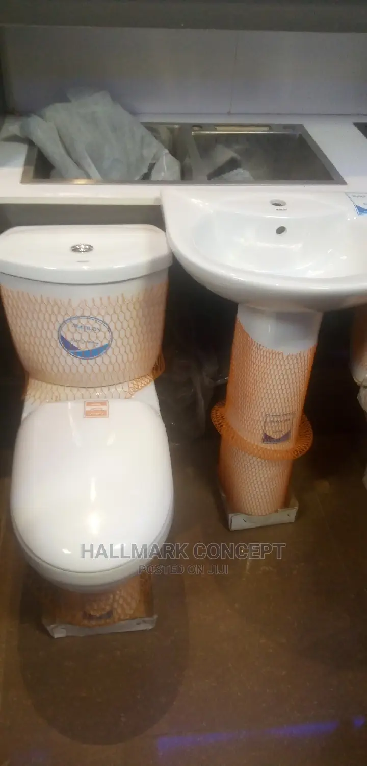 Medium Sets Water Closets