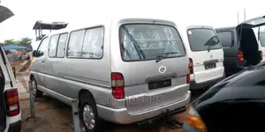 Toyota HiAce 2004