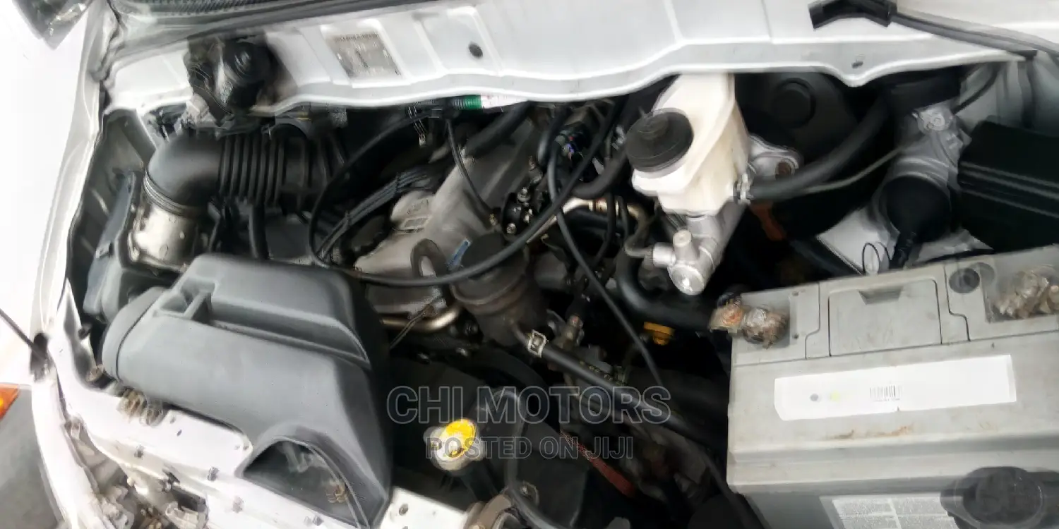 Toyota HiAce 2004