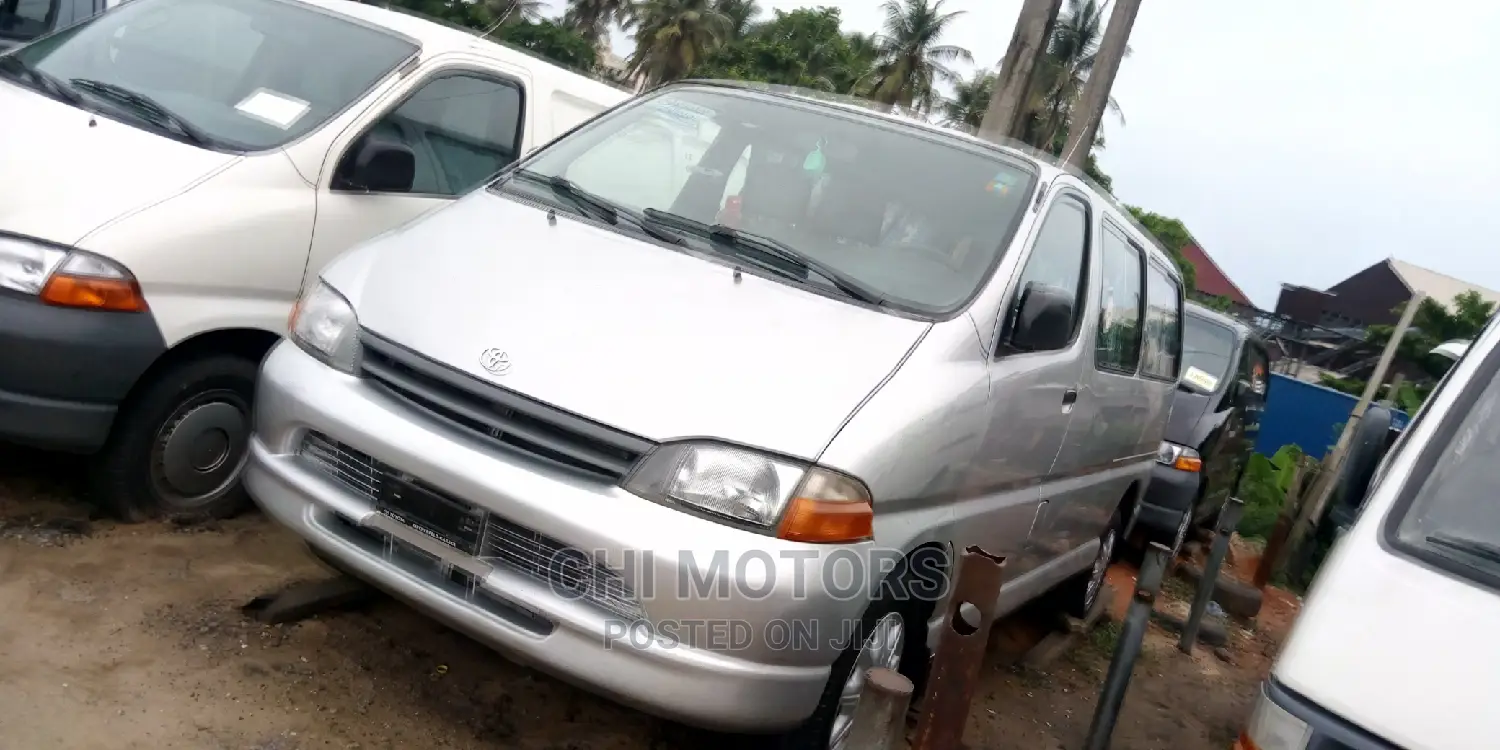 Toyota HiAce 2004