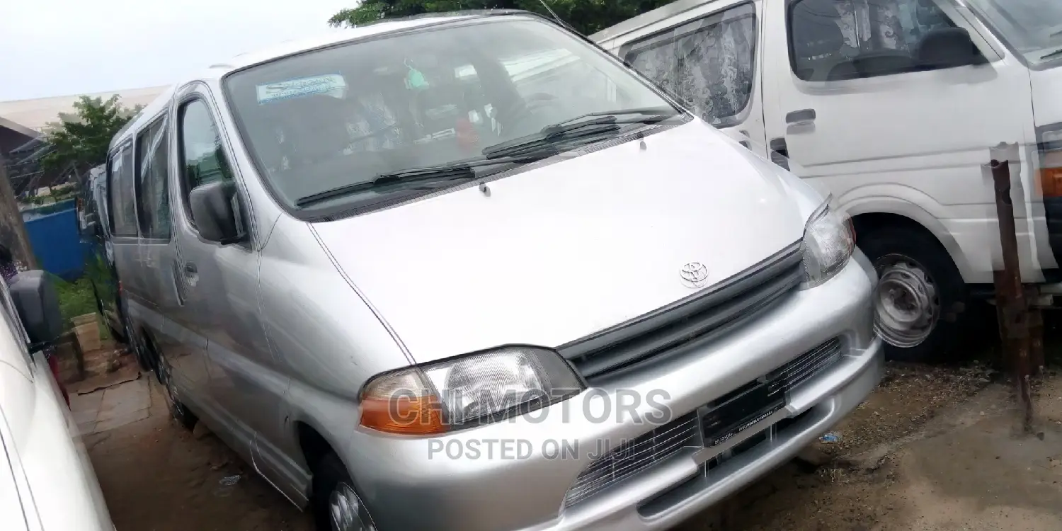 Toyota HiAce 2004