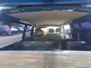 Toyota HiAce 2002 Blue