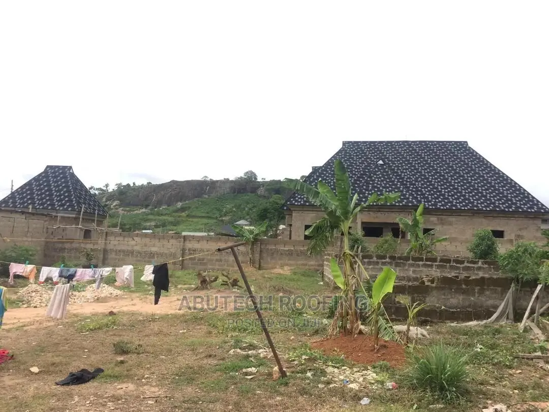 Black And White Shingles Project