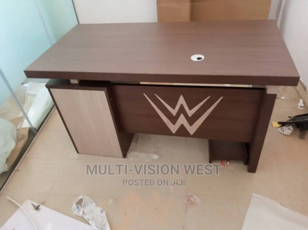 1.4mtr Scratch Proof Offlice Table