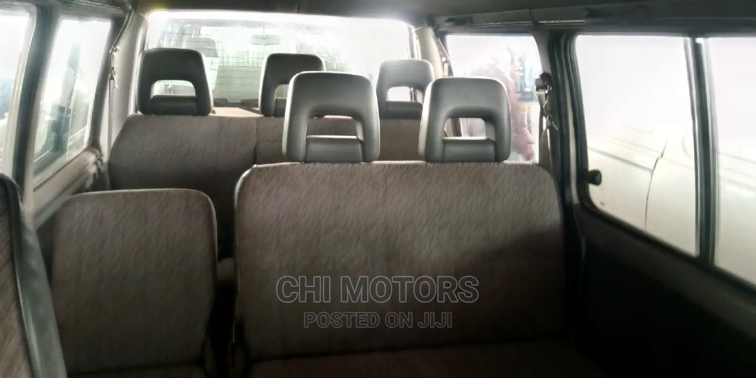 Mitsubishi L300 2002 Silver