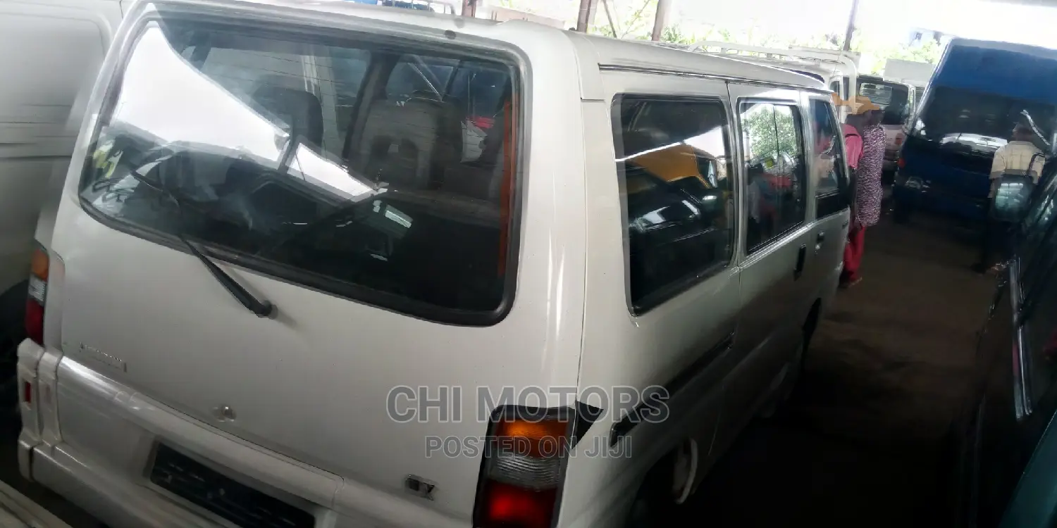 Mitsubishi L300 2002 Silver