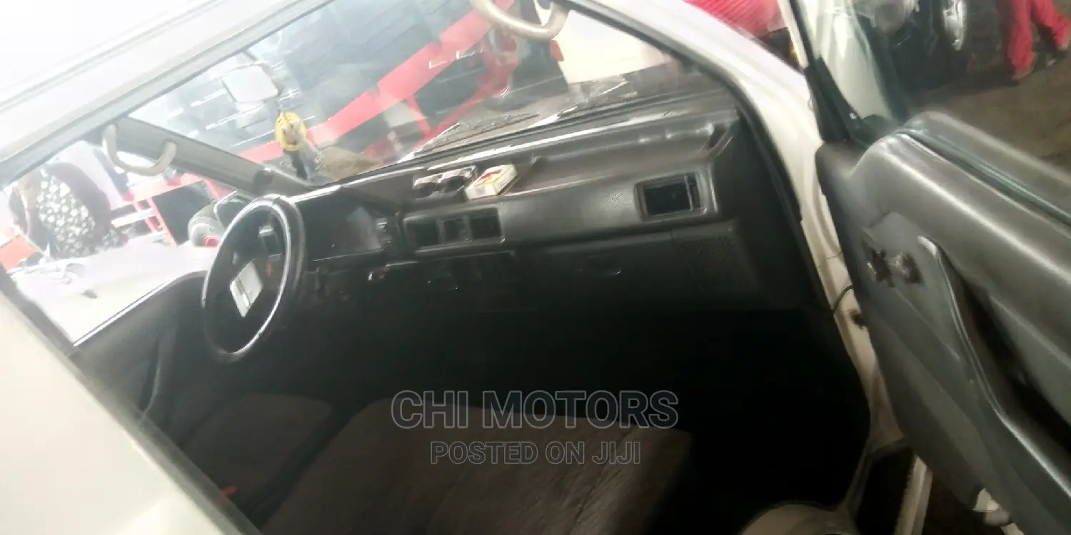 Mitsubishi L300 2002 Silver