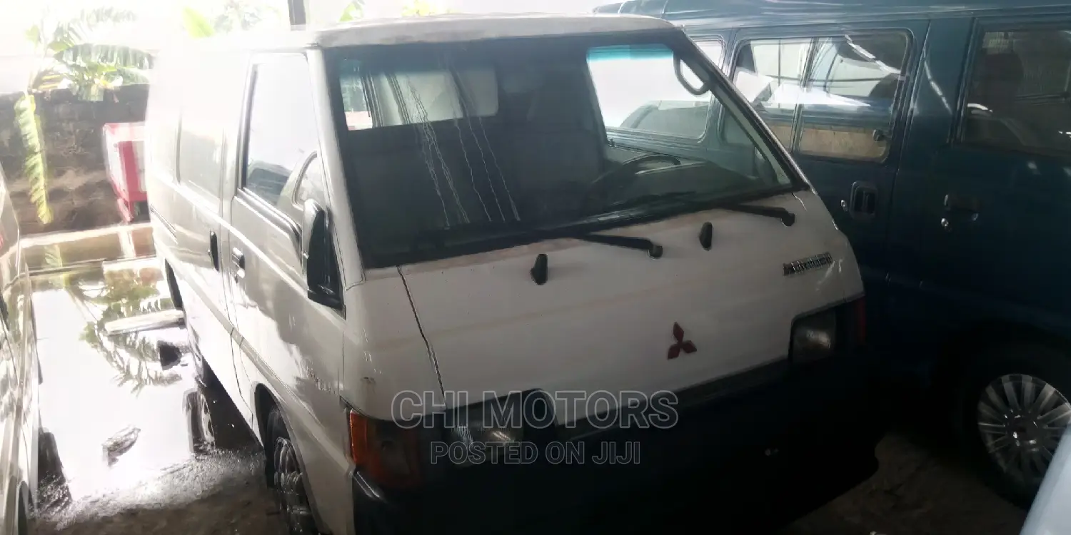 Mitsubishi L300 2004 Silver