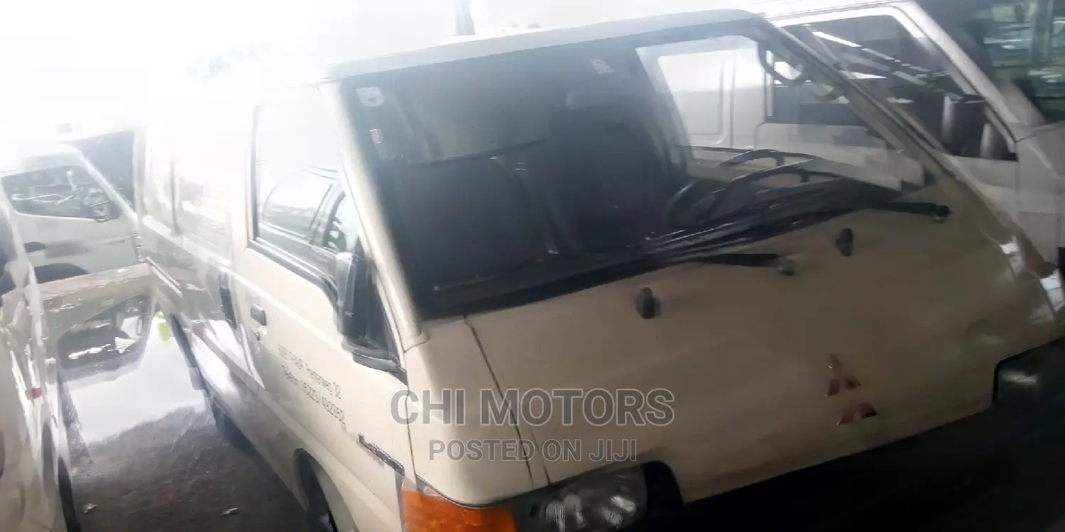 Mitsubishi L300 2004 Silver