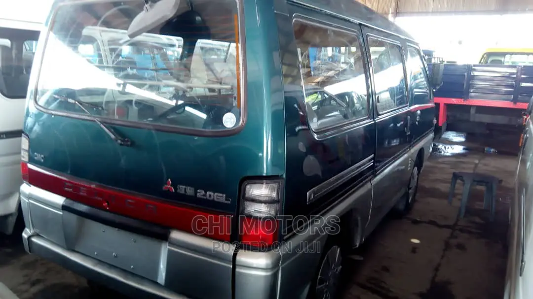 Mitsubishi L300 2006 Green