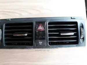 Mercedes-Benz Center Vent