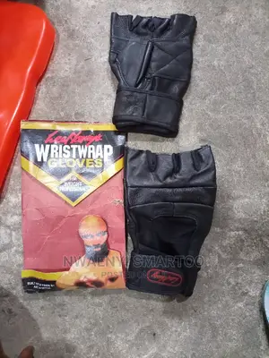 Wristwrap Glove