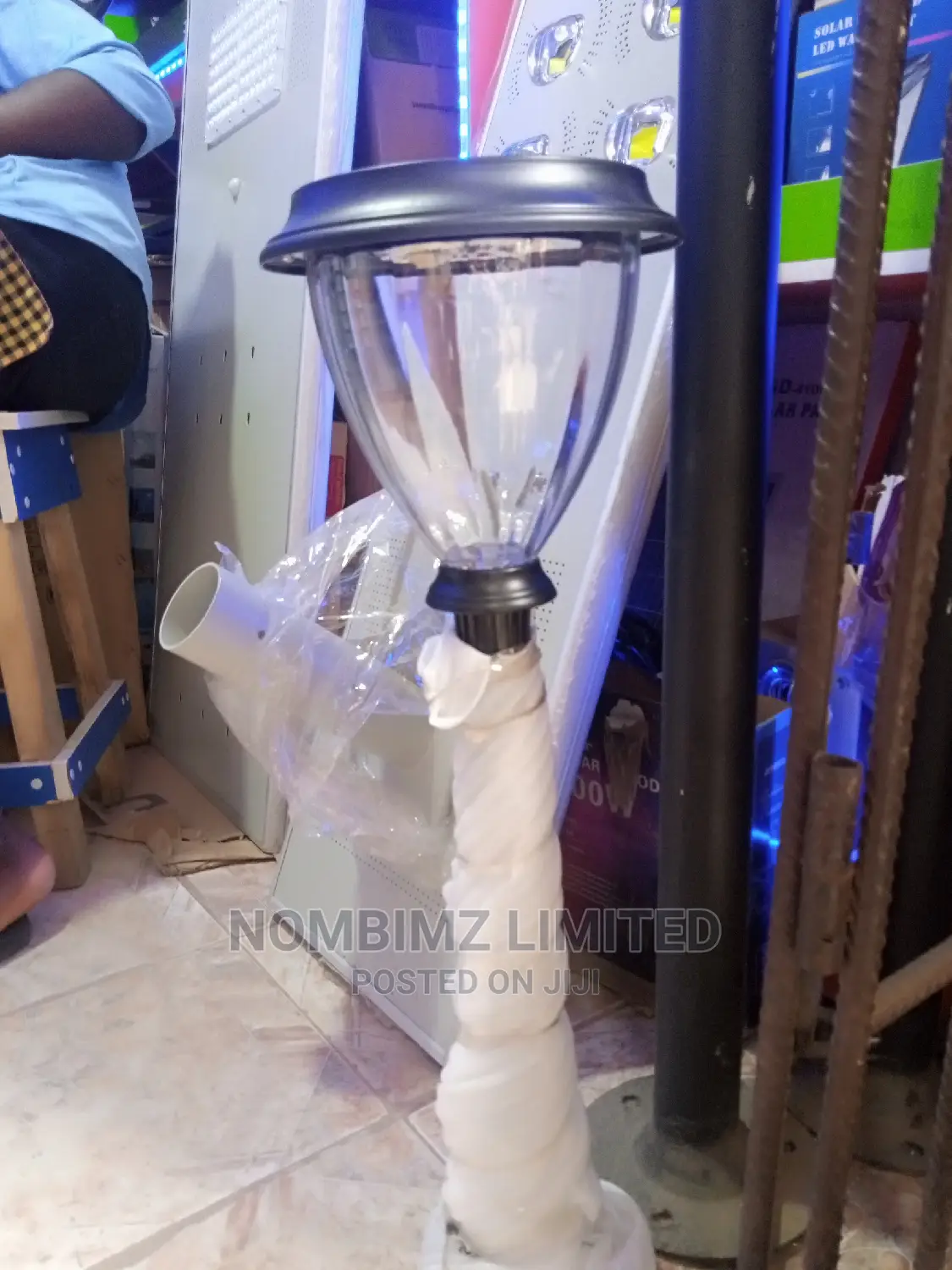 Single Solar Garden Light With Warm White Bulb