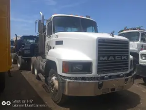 Mack CH Truck Head Injector