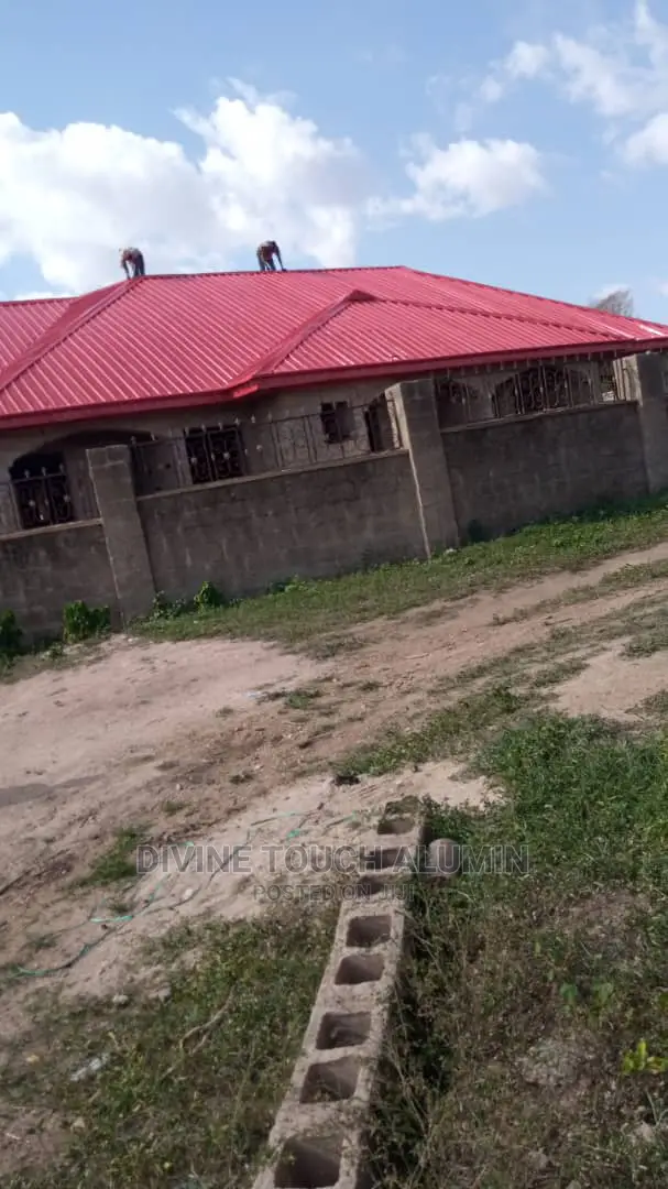Aluminum Roofing Sheets Long Span 0.45mm Red