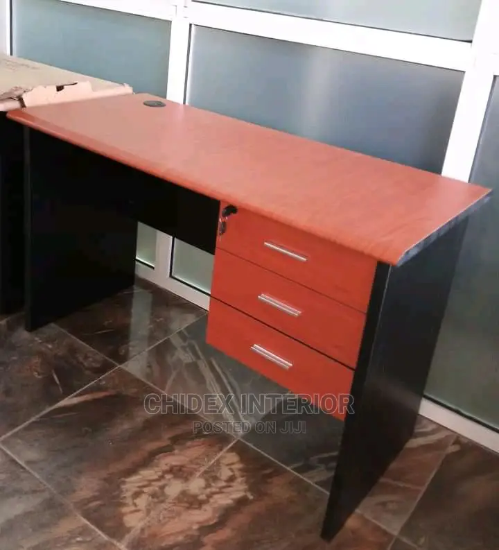4feet Office Table
