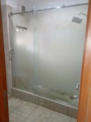Shower Cubicle 10mm Frosted