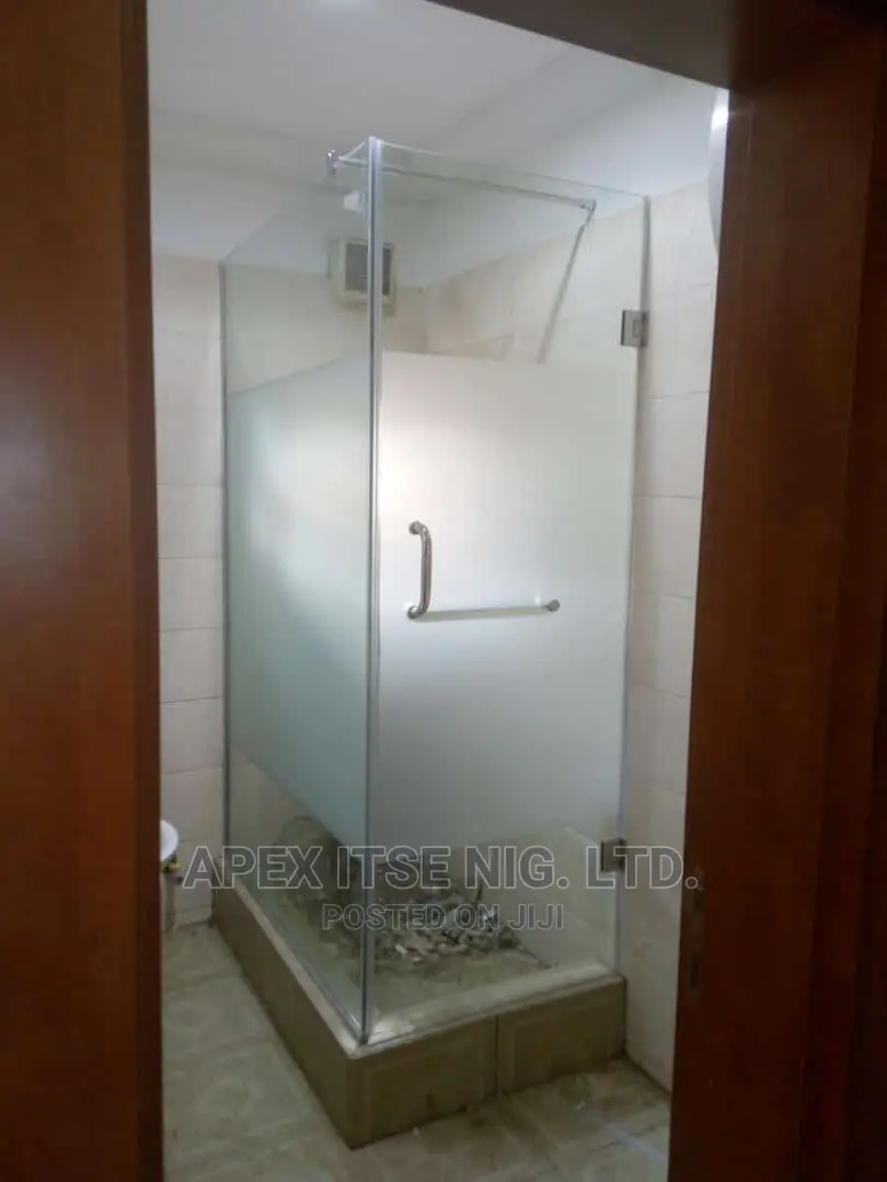 Frosted Hinges Shower Cubicle