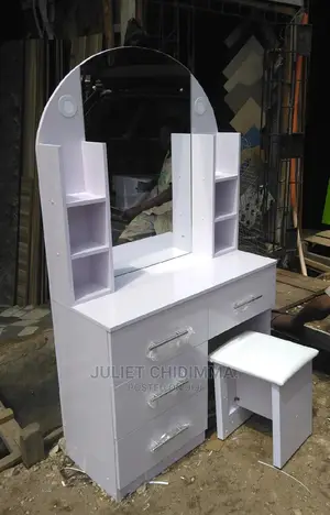 A Quality Dressing Mirror