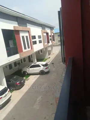 4bdrm Townhouse / Terrace in Spring Garden Estate, Chevron for rent