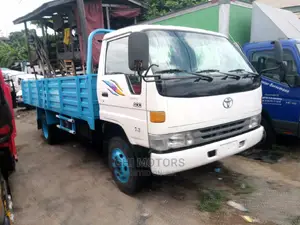 Toyota Dyna 400