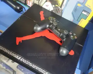 Playstation 4 + Fifa 25 And 11 Latest Games + 2 Pads