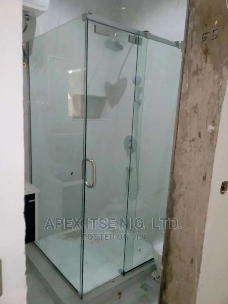 GRD 10 Glass Cubicle