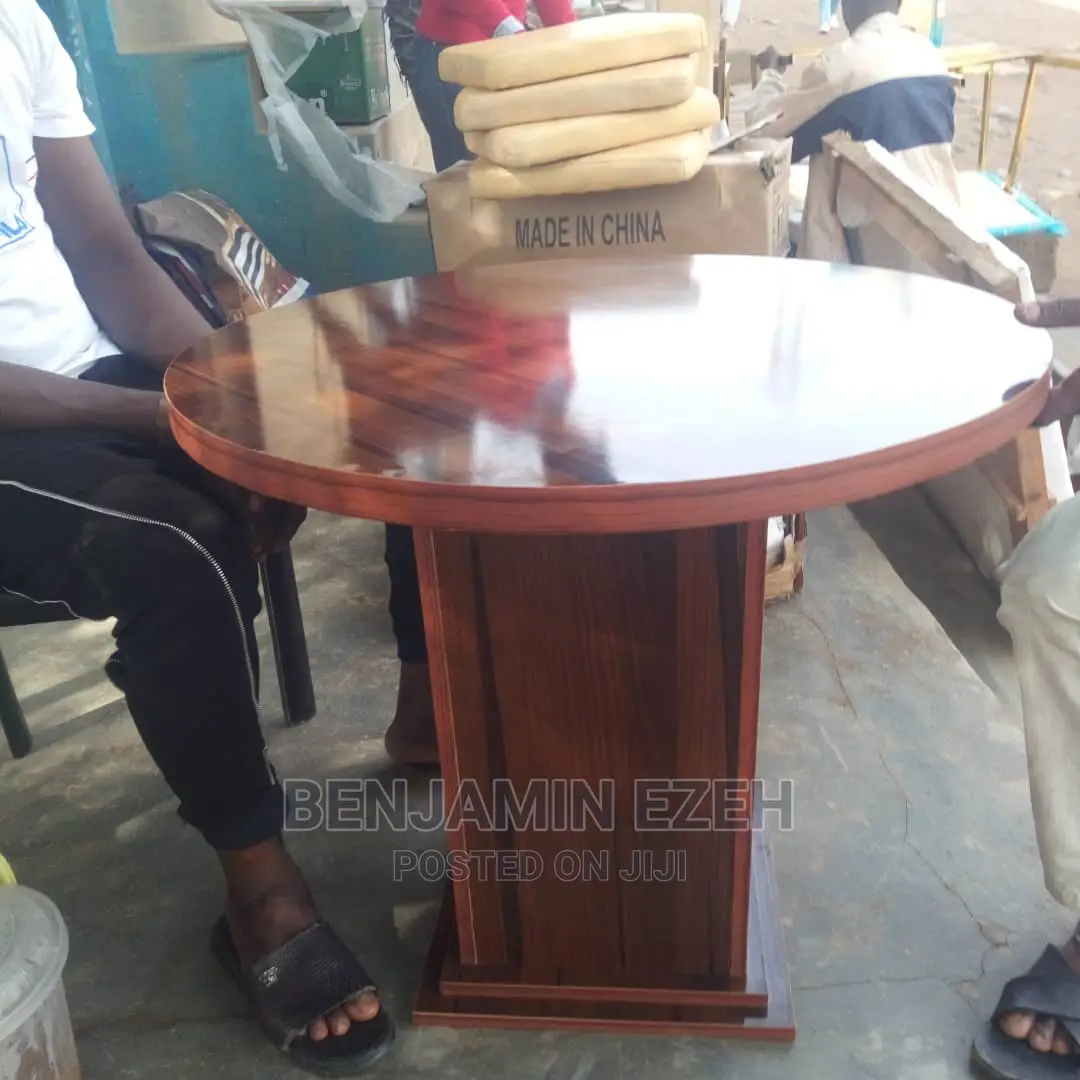 Round Table