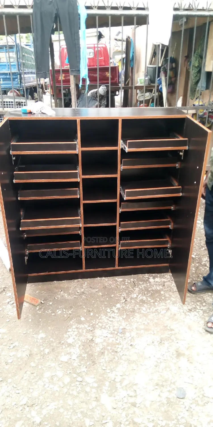 4ft X 4ft Shoe Rack