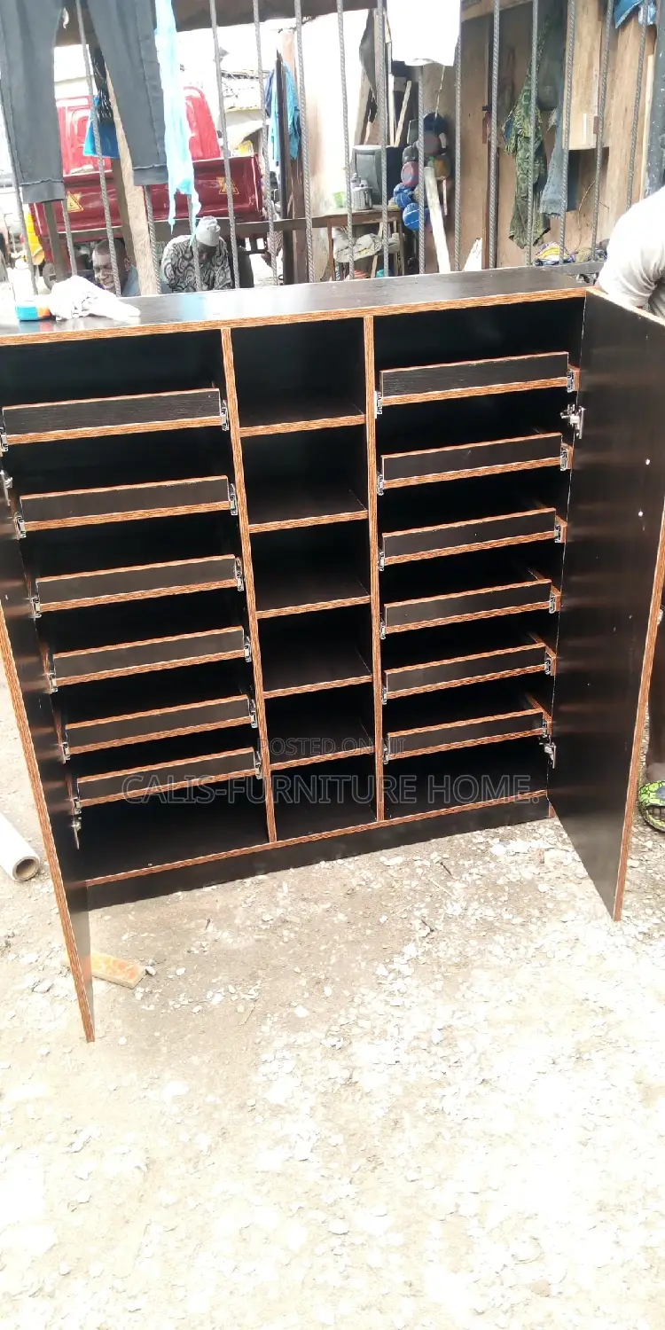 4ft X 4ft Shoe Rack