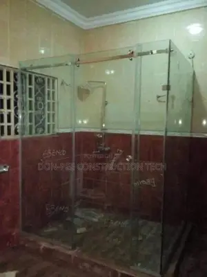 Frameless Glass Shower Cubicle