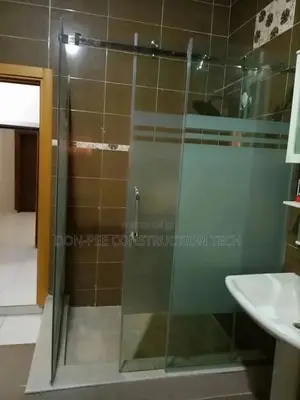 Frameless Glass Shower Cubicle