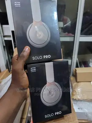 Apple Beats Solo Pro