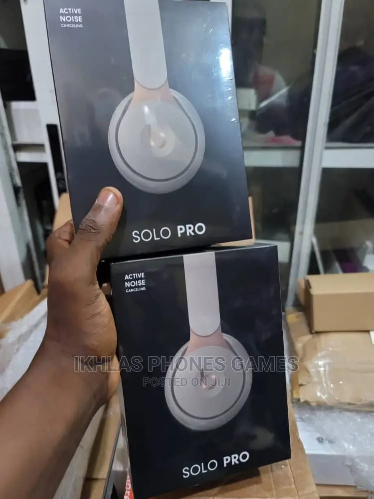Apple Beats Solo Pro