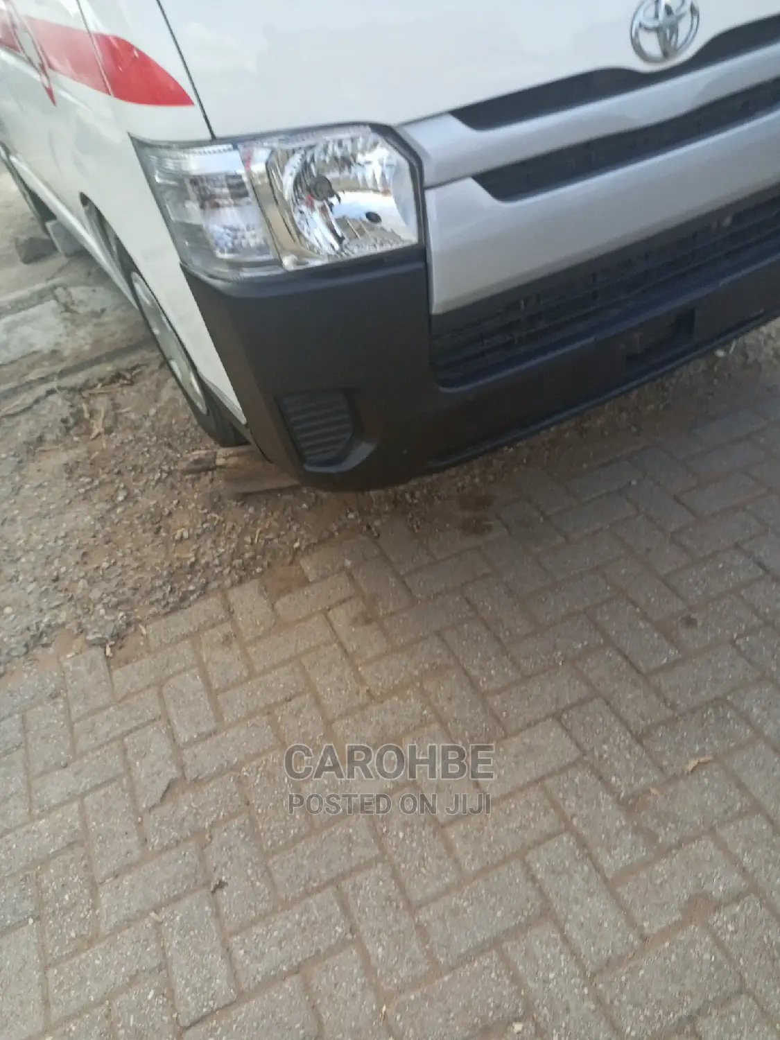 Toyota HiAce 2010 White