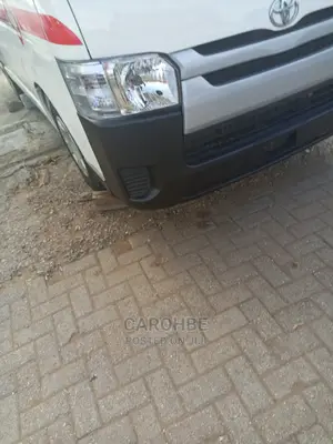 Toyota HiAce 2010 White