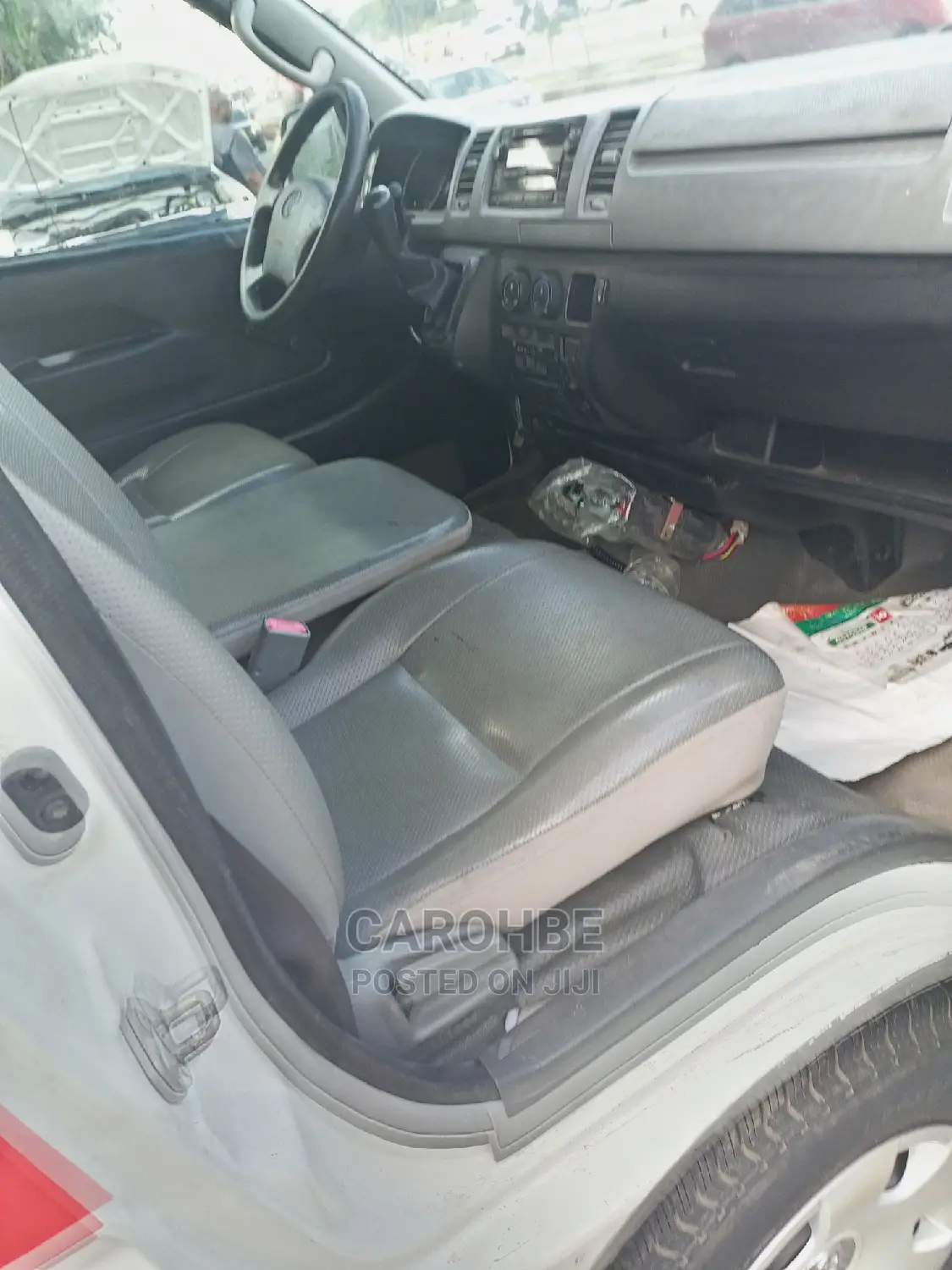 Toyota HiAce 2010 White