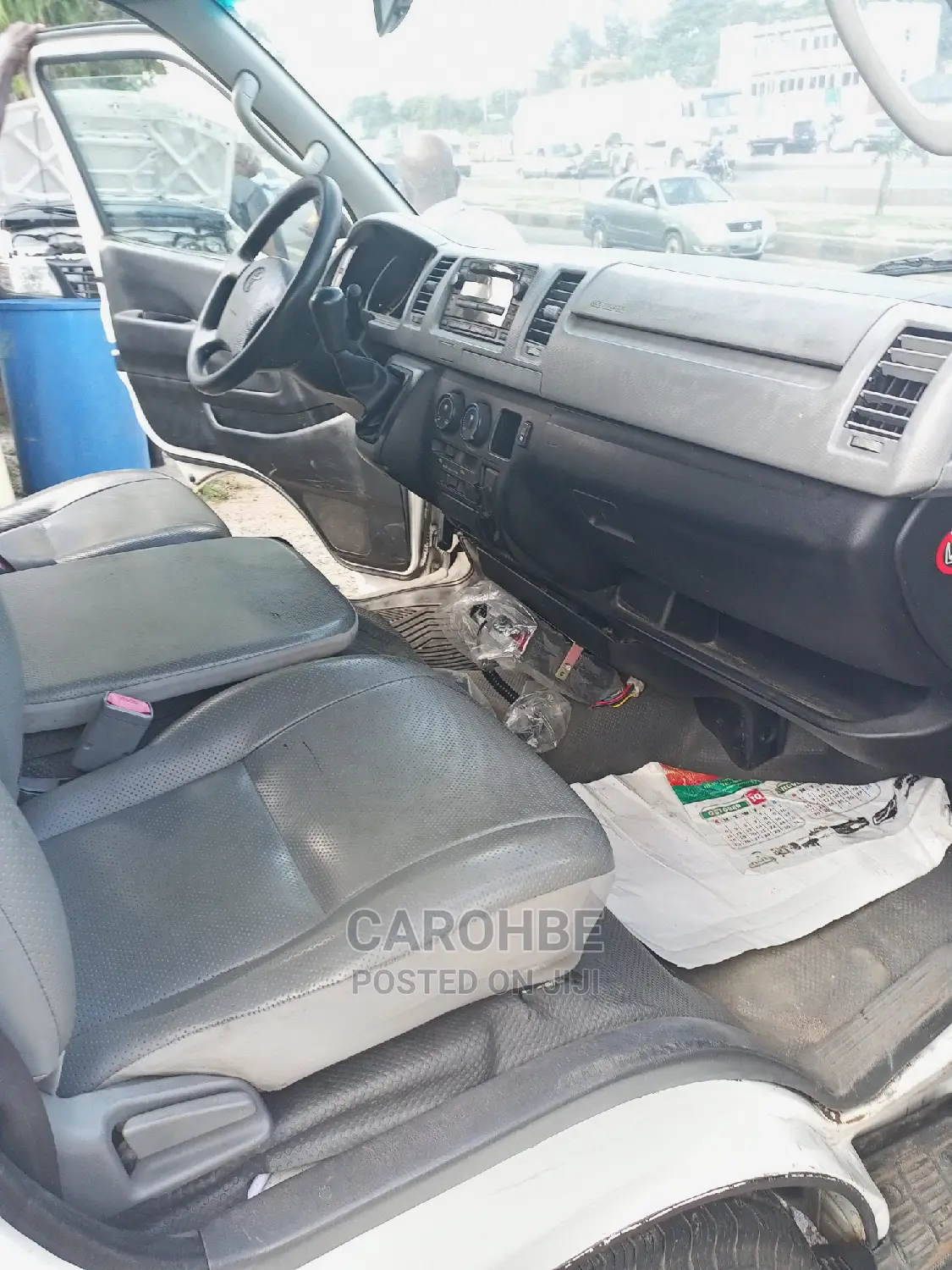 Toyota HiAce 2010 White