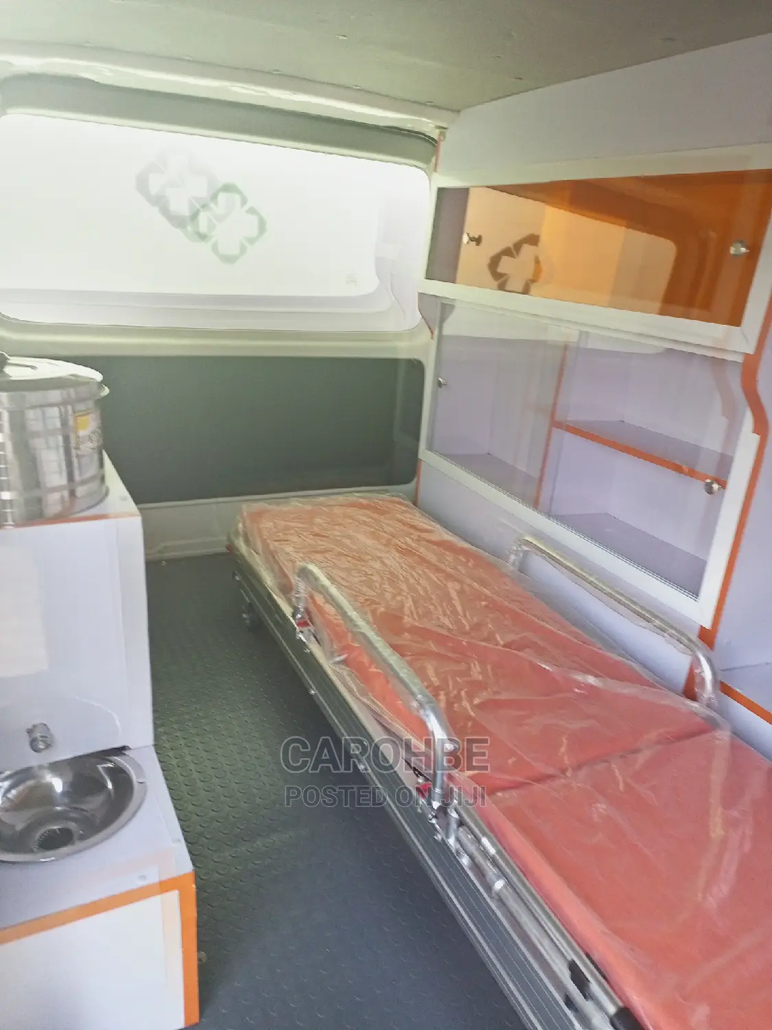 Toyota HiAce 2010 White