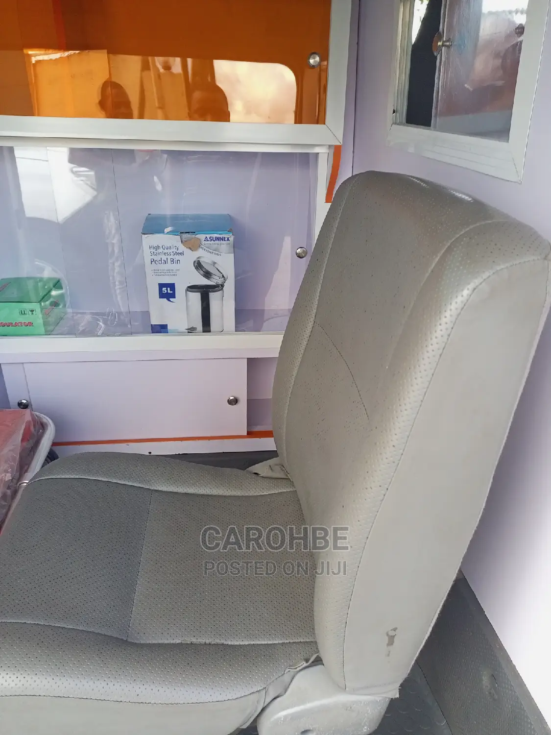 Toyota HiAce 2010 White