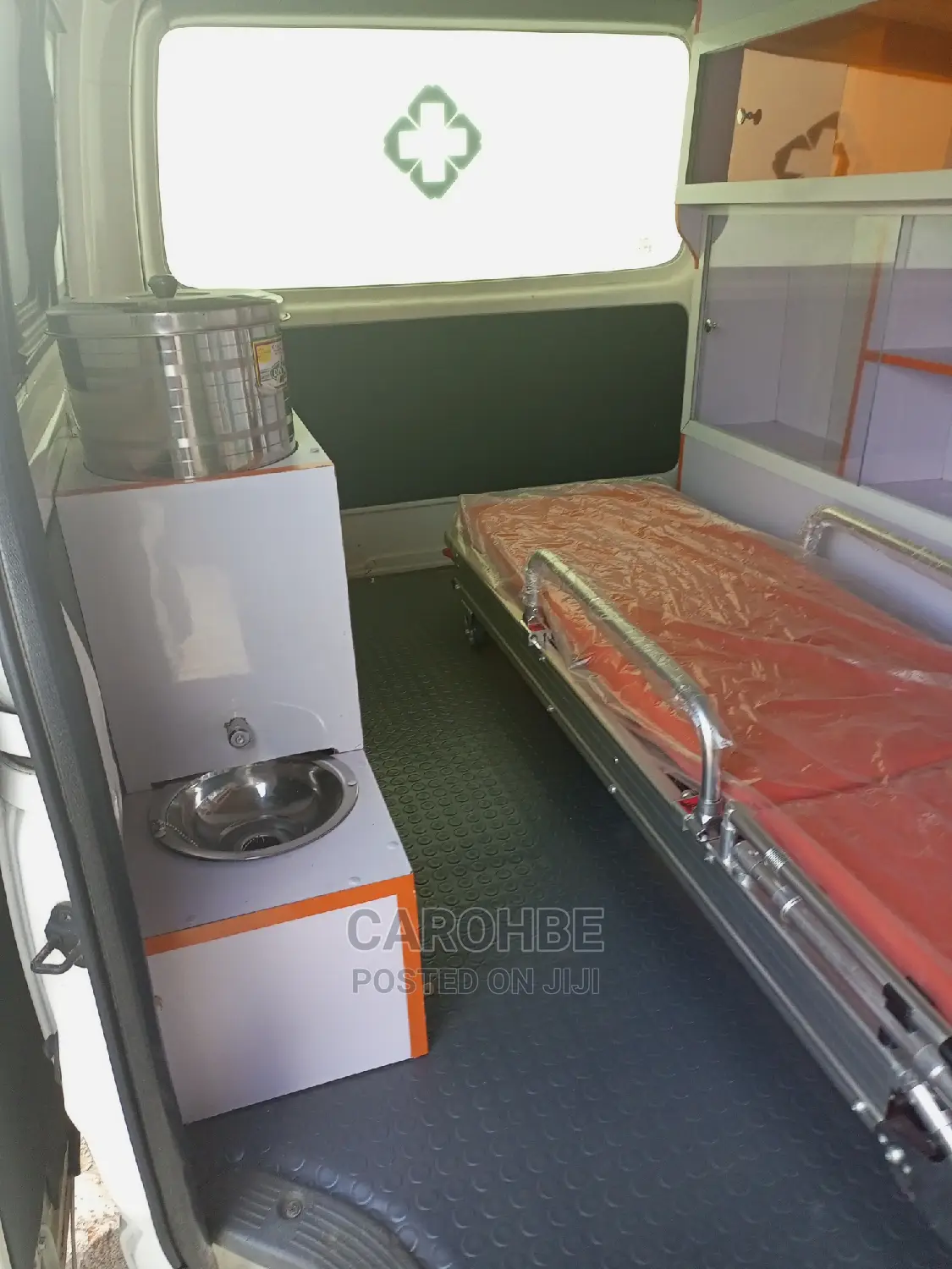 Toyota HiAce 2010 White
