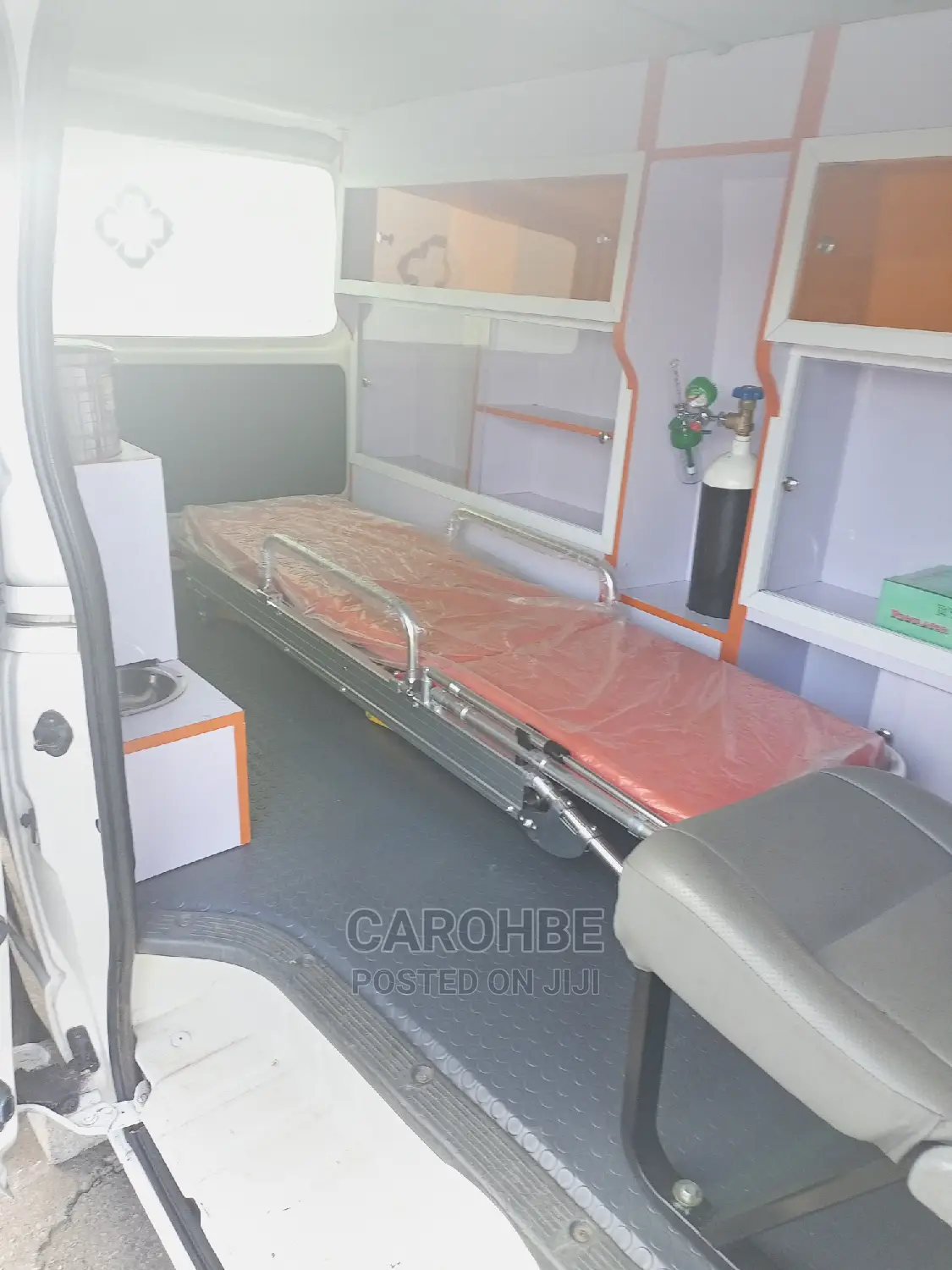 Toyota HiAce 2010 White
