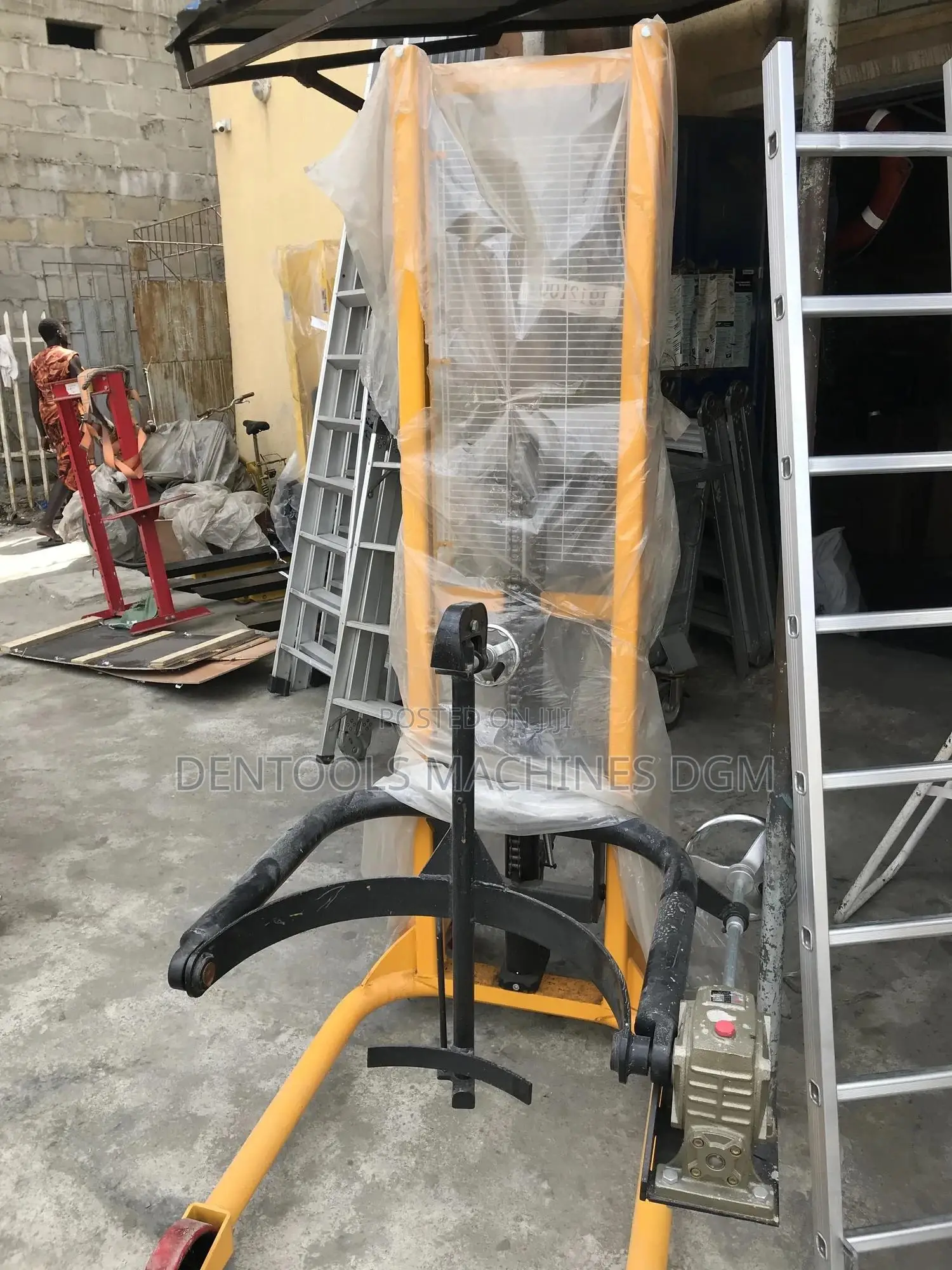 Manual Hydraulic Drum Stacker