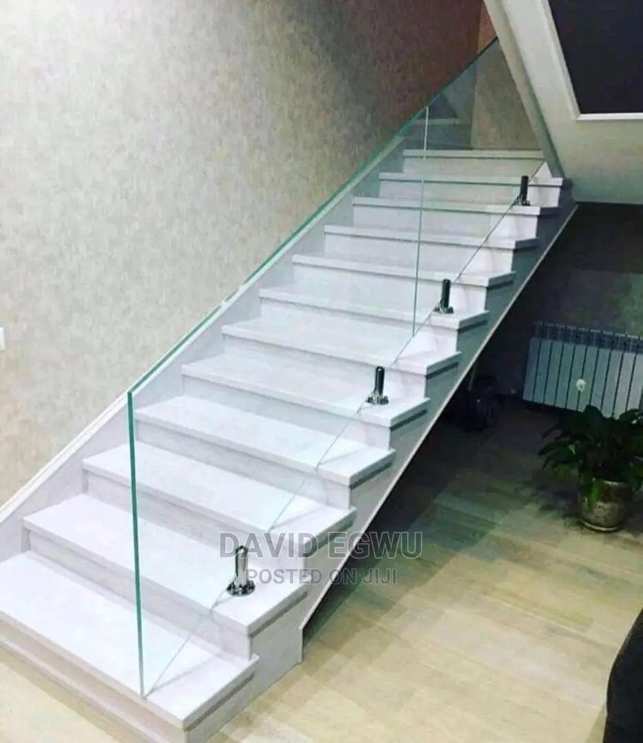 Feameless Glass Staircase Rail