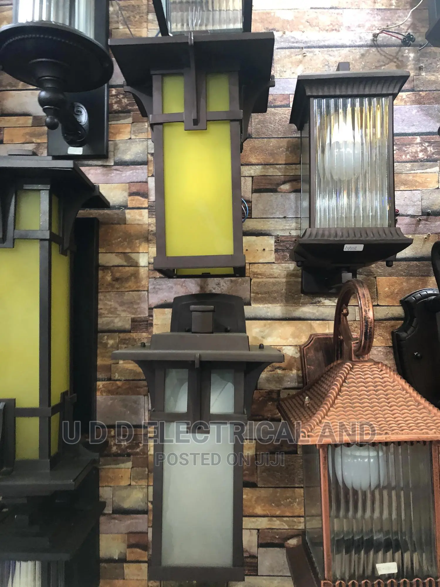 Dubai Quality Outside Lights